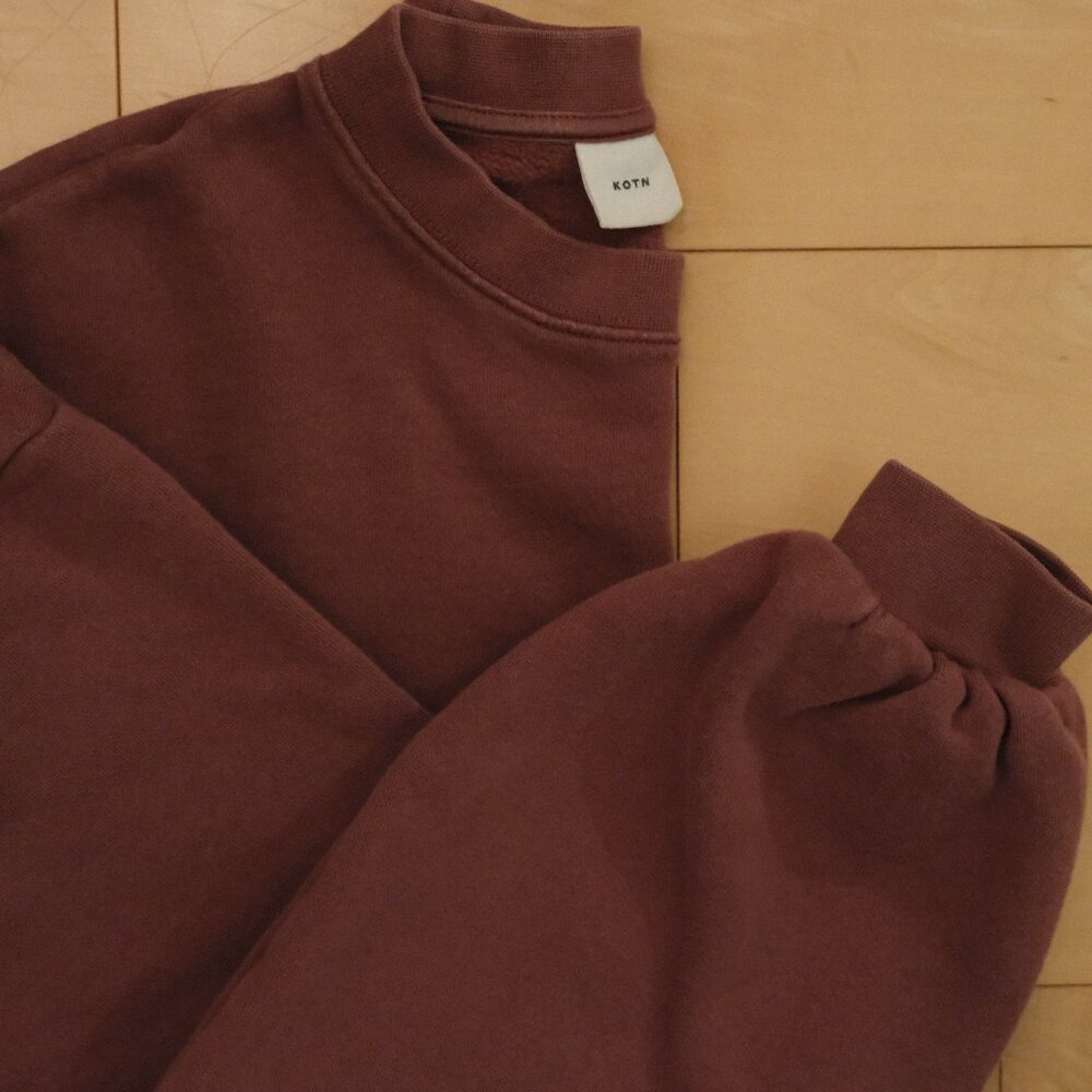 KOTN Cropped Crewneck Sweatshirt – Burgundy / Rust – Size XS